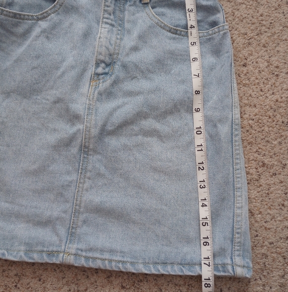 Guess Skirt - Picture 6 of 7